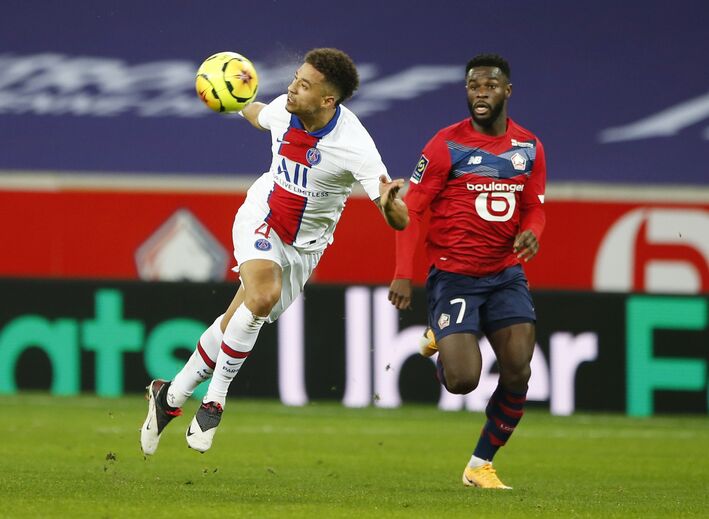 Thilo Kehrer (à esquerda, defesa)