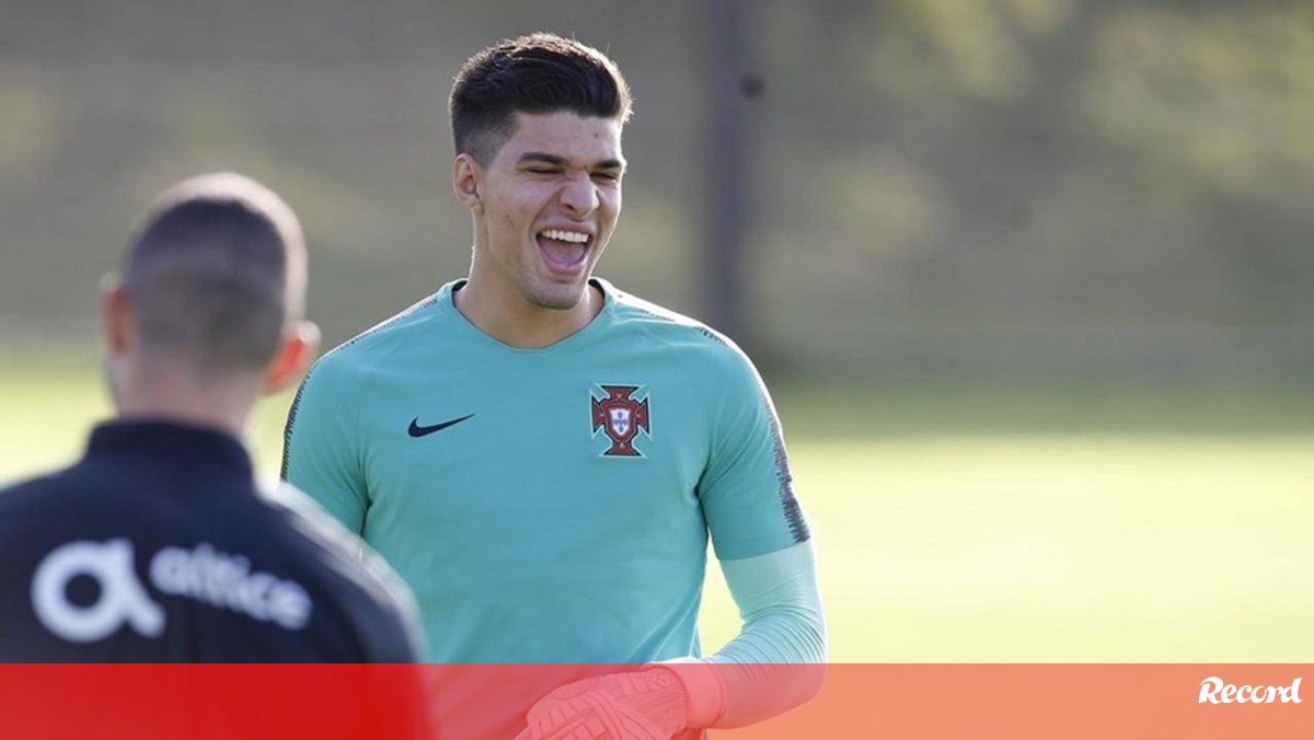 João Virgínia: «Jogar contra o Sporting vai ser muito fixe. Deixei muitos  amigos» - Vídeos - Jornal Record