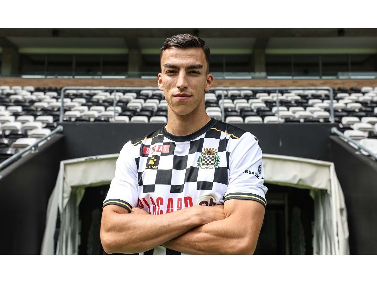 Slavia Praga confirma saída de Petar Musa - Boavista - Jornal Record