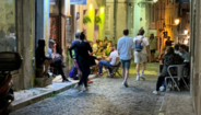 Convívio no Bairro Alto, em Lisboa