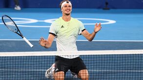 Zverev 'despacha' Khachanov e sagra-se campeão olímpico de ténis