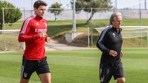 Aí está Yaremchuk: reforço do Benfica já treina com Jorge Jesus
