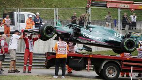 Arranque acidentado no GP Hungria pára corrida e tira quatro pilotos de pista