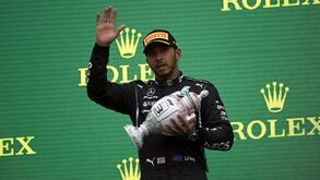 Hamilton admite possíveis efeitos da Covid-19: «Tive grandes tonturas e vi tudo desfocado»