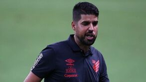Athletico Paranaense, de António Oliveira, perde em Belo Horizonte e cai para sexto