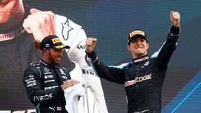 Rei não se verga: Lewis Hamilton apadrinhou vitória de Esteban Ocon 