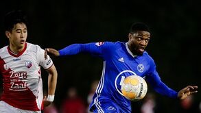 Antigo jogador do Ajax de 35 anos morto a tiro após discussão em festa 