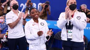 Simone Biles conquista bronze no regresso às provas
