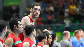 O gigante Morteza Mehrzad: «A minha vida mudou depois de ter começado a jogar voleibol» 