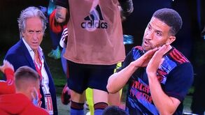 Taarabt contesta Jorge Jesus no final do Spartak Moscovo-Benfica