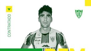 Iker Undabarrena oficializado no Tondela  