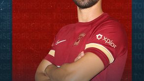 Torreense garante Alex para o ataque