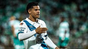 Uruguaio Maximiliano Araújo apontado ao Benfica