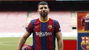 'Efeito dominó' com saída de Messi: espanhóis dizem que Agüero se sente enganado e quer deixar o Barça