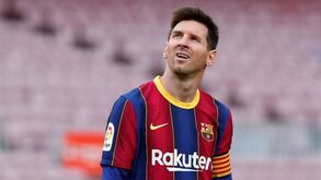 Paris SG nega acordo com Messi após 'tweet' bombástico