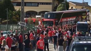 Benfica recebido em euforia em Moreira de Cónegos