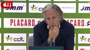 Jorge Jesus explica mudança de seis jogadores no onze do Benfica: «Acertámos»