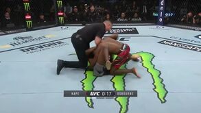 Manel Kapé estreia-se a ganhar no UFC com joelhada incrível e celebra à Cristiano Ronaldo