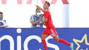 Waldschmidt ainda no mercado