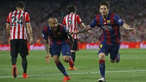 Dani Alves responde ao desafio de Messi e atira: «Depois da minha miúda és o meu melhor par»