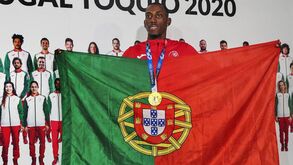 Campeão já está em casa: Pedro Pichardo chegou ontem à noite a Portugal