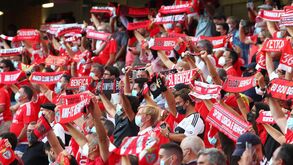 E aí estão os adeptos de regresso ao Estádio da Luz