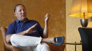 John Textor pagou 106 milhões de euros por cerca de 18% do capital do Crystal Palace