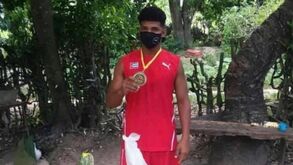 Cubano ganha medalha e recebe como prémio salsichas, abóbora, óleo e desodorizante