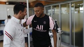 Mbappé dá as boas-vindas a Messi no PSG