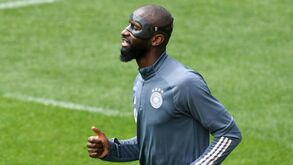 Real Madrid quer reforçar a defesa e 'ataca' estrela do Chelsea 