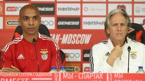 A incrível receção dos adeptos do Palmeiras ao autocarro da equipa antes da meia-final da Libertadores