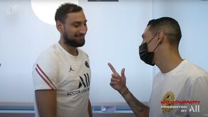 Mais um vídeo do dia no 'reino' PSG: Messi, tatuagens e muitos testes
