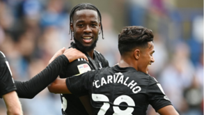 Fulham goleia Huddersfield em jogo com três golos portugueses