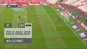Waldschmidt marcou, foi substituído e golo... foi anulado