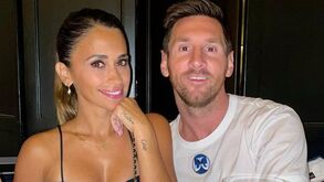 Messi e Antonella já desfrutam da noite em Paris