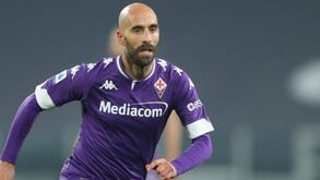 Clube da 6.ª divisão 'pesca' Borja Valero: brincadeira na internet resulta em reforço de peso