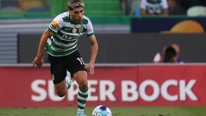 Rúben Vinagre resiste a Nuno Mendes