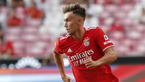 Waldschmidt muito perto do Wolfsburgo: avançado vai assinar até 2025