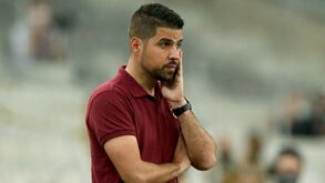 António Oliveira: «Não trocaria nenhum jogador meu por outro de uma equipa brasileira»