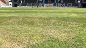 Relvado dos Barreiros num estado deplorável antes da receção ao FC Porto: nova nota negativa levará à interdição