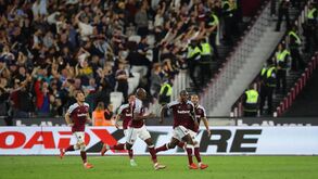 West Ham goleia Leicester em jogo histórico para Michail Antonio 