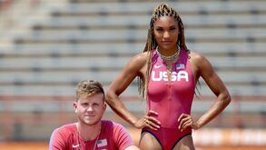 Tara Davis e Hunter Woodhall partilham jornada olímpica