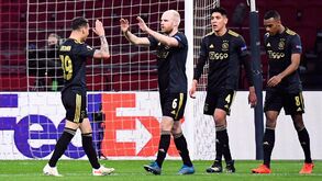 Ajax coloca-se a par do Sporting e lembra jogo do Benfica em Eindhoven