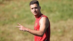 Borussia Dortmund tenta Diogo Dalot