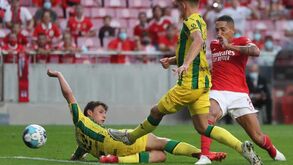 A crónica do Benfica-Tondela, 2-1: ter alma até à sola das botas dá nisto
