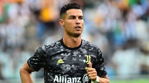 Catalães dizem que Cristiano Ronaldo ofereceu-se ao Barcelona antes de rumar ao United