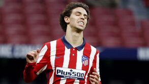 Cavani pode pôr travão à mudança de João Félix para o Barcelona