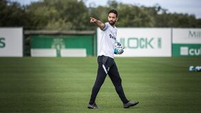 Sporting luta contra o tempo à procura de solução para os excedentários 