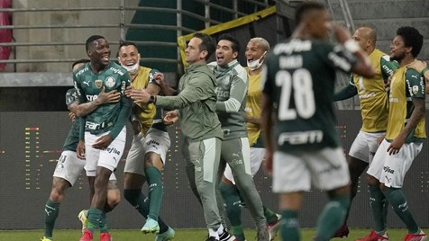 Abel leva Palmeiras às meias-finais da Libertadores pelo quarto