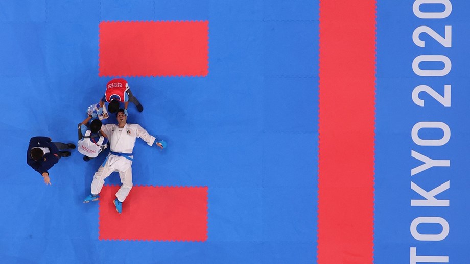 Karateca iraniano ficou inconsciente e... conquistou ouro olímpico